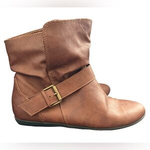 Lower East Side Solid Brown Boots Size 9